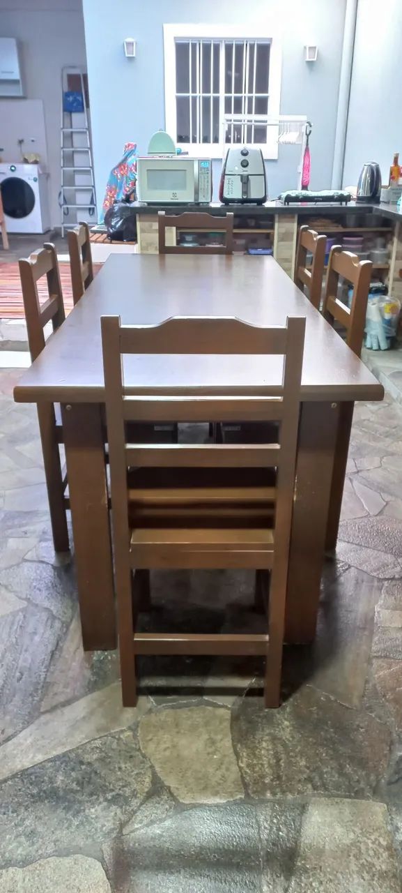 Conjunto de mesa com 6 cadeiras usado