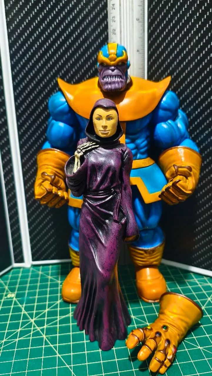 THANOS MARVEL SELECT