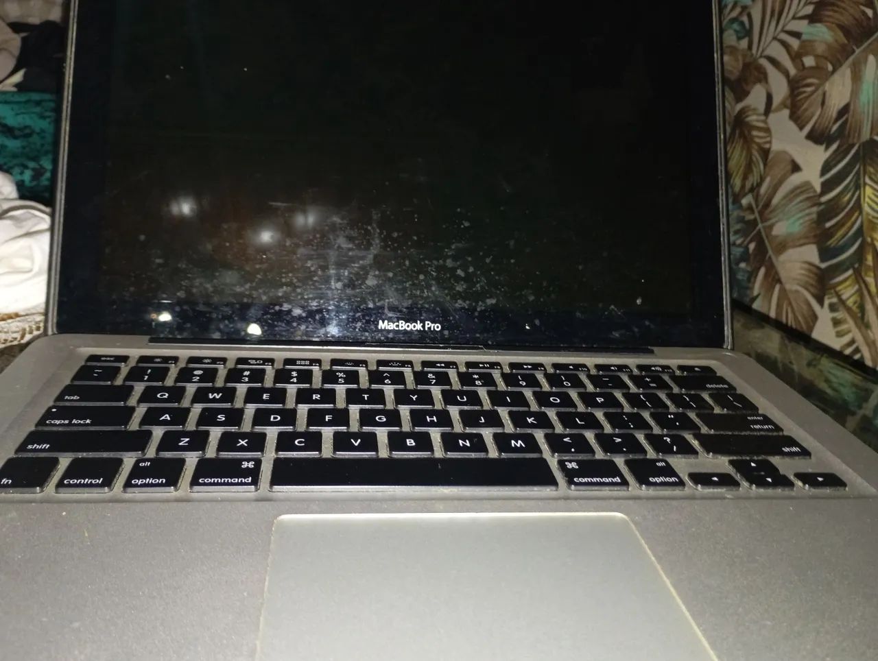 Vendo Macbook pro 13-inch led-backlit widescreen ele só está com a