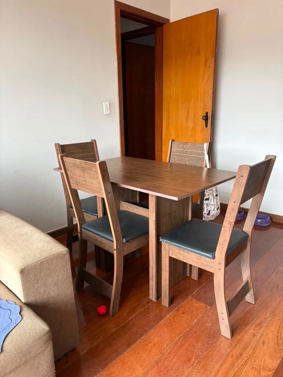 Mesa 4 cadeiras 