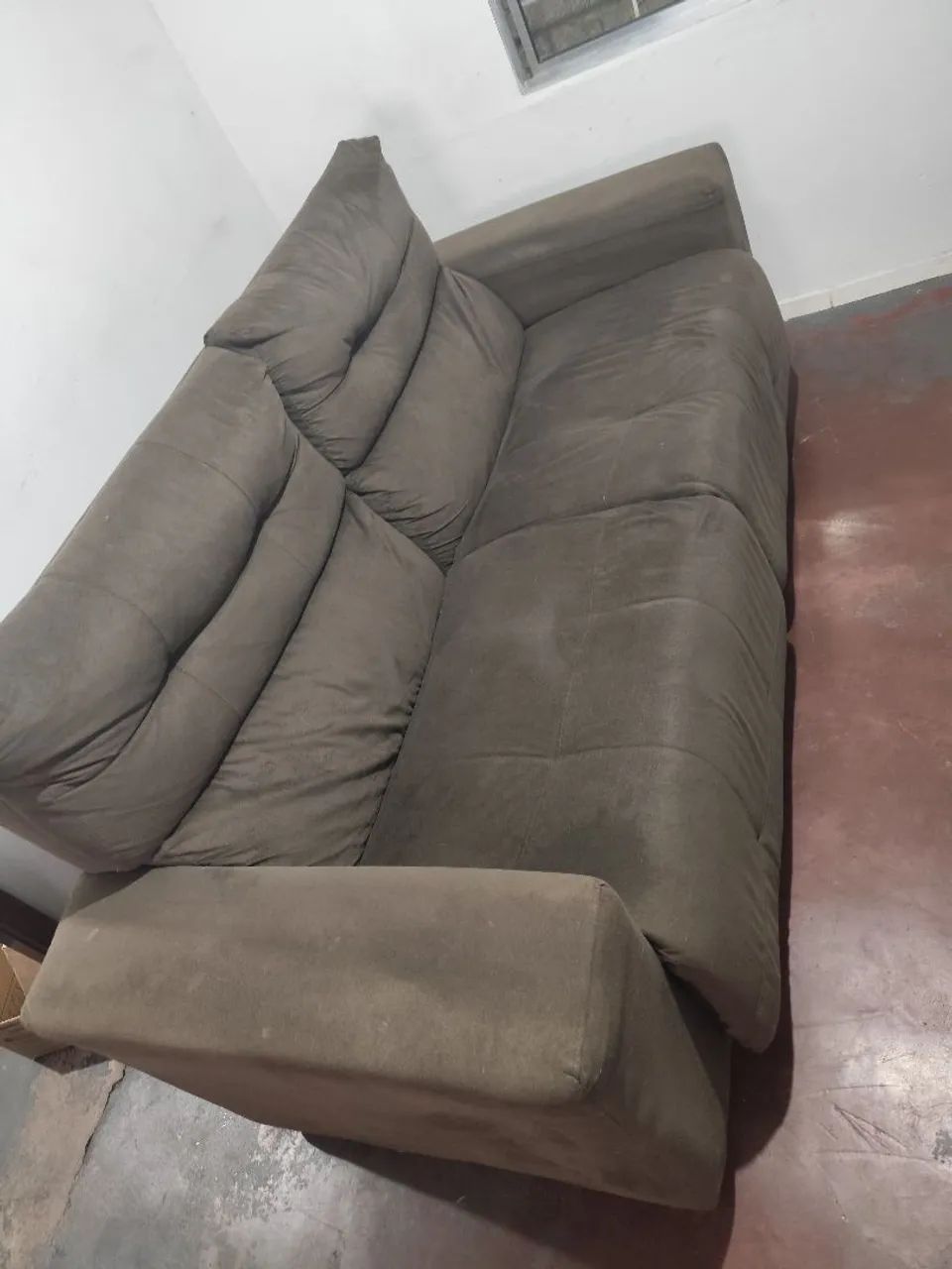 Sofá de 2 lugares marrom 2,10m - Foto 2