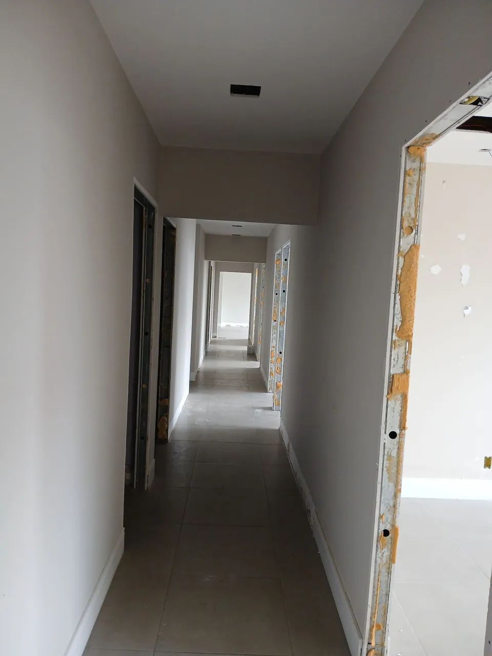 Aluga- se Sala Comercia Djama Batista 200m2 Creci-Am 6789  * - Foto 11
