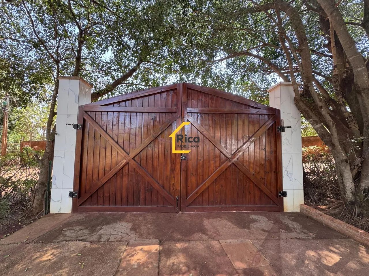 Quintas Itapuã - Linda Chácara com 3 Casas