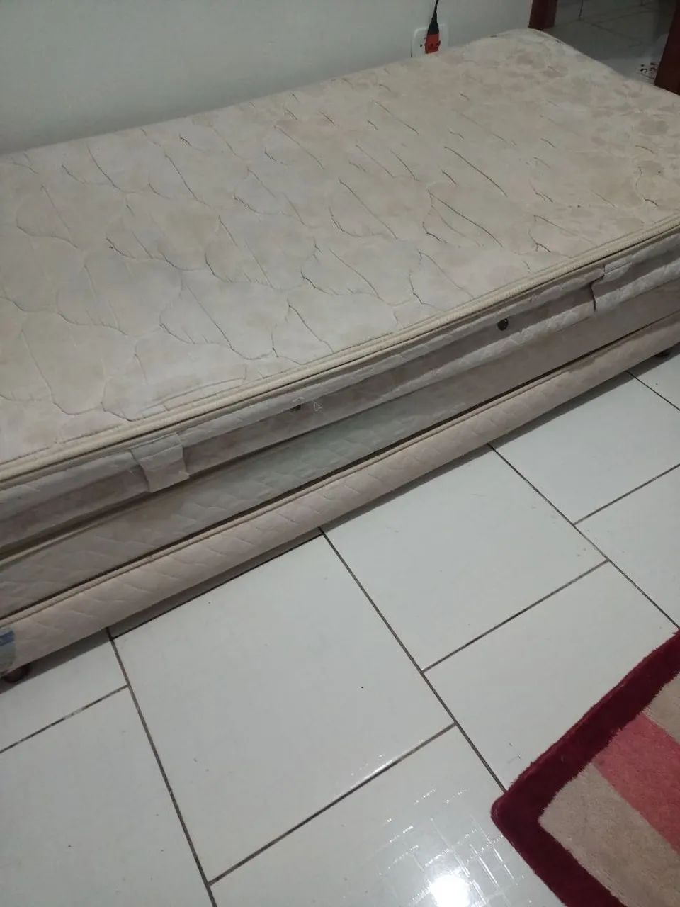 Vendo essa bicama colcha de mola de solteiro valor 150 - Foto 4