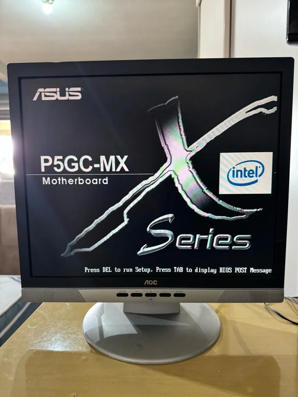 Monitor AOC