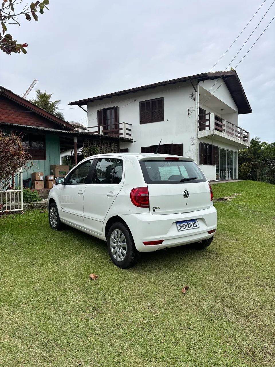Volkswagen Fox 1.0 MI Total Flex 8V 5P 2014 - Foto 3