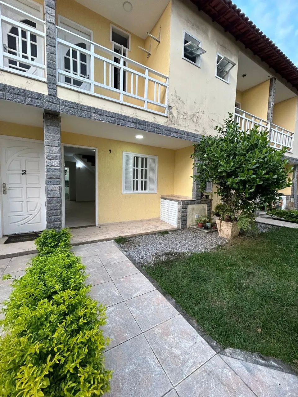 ALUGO FIXO IMÓVEL DUPLEX DE DOIS QUARTOS 
