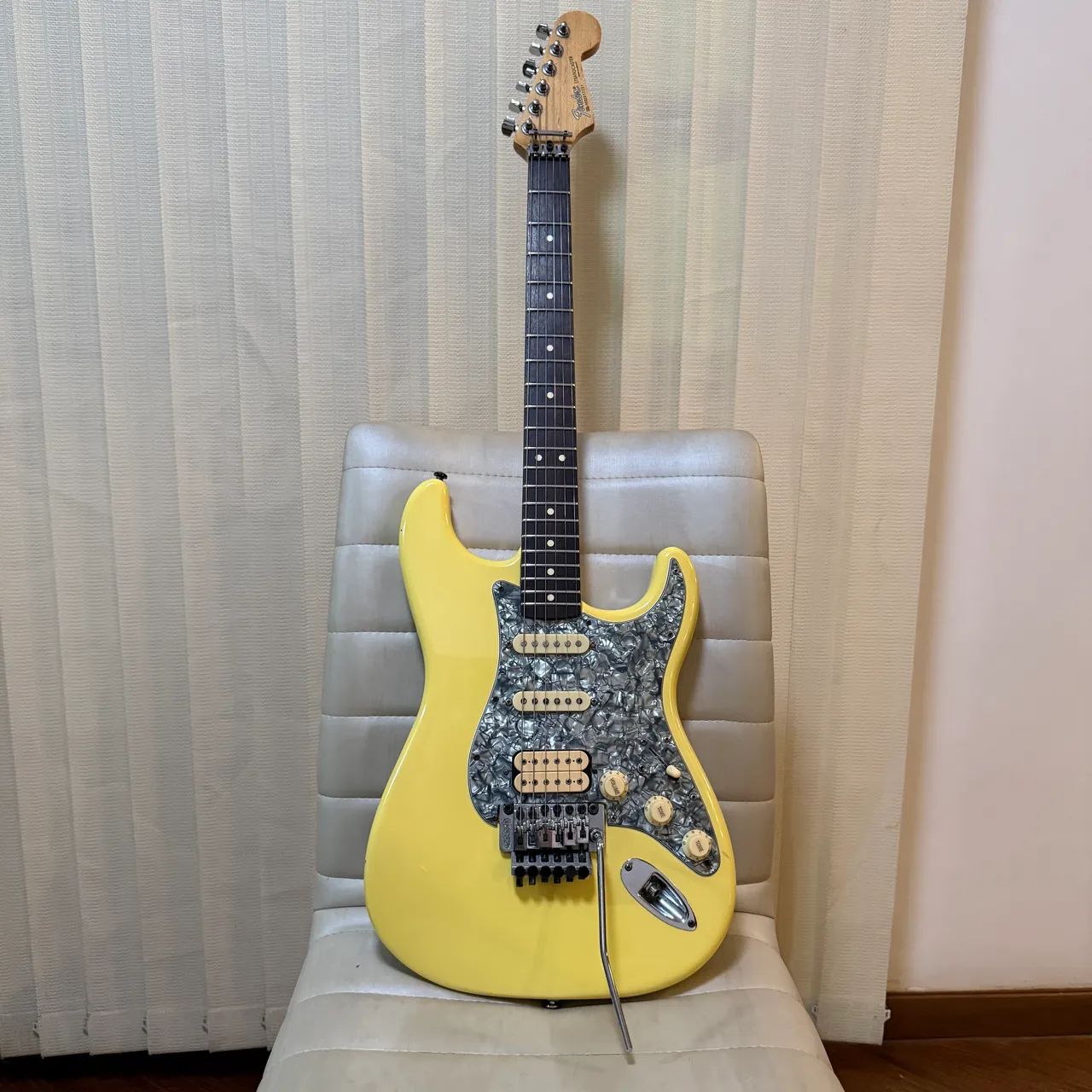 Guitarra Fender Mexico c/Floyd - Customizada c/Dimarzio Mo? Joe+