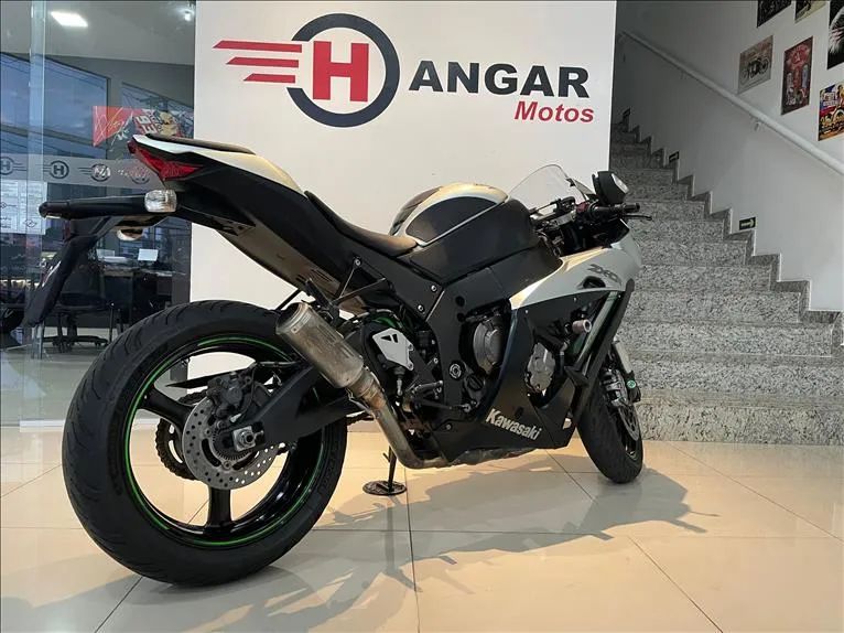 Kawasaki Zx-10rr 998cc 2018 - 1498188745 | OLX