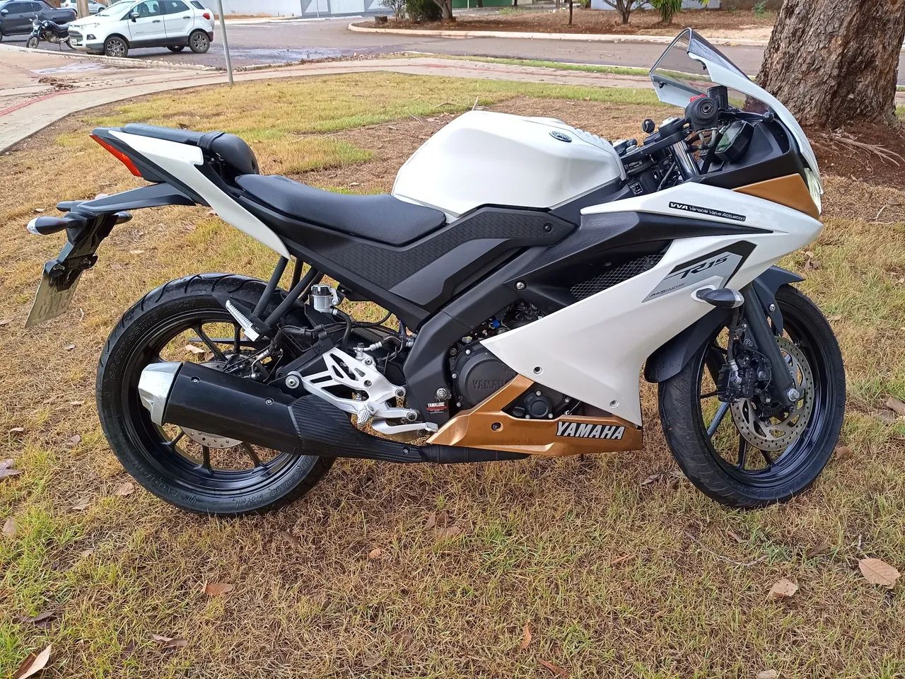 R15 YAMAHA  - Foto 3