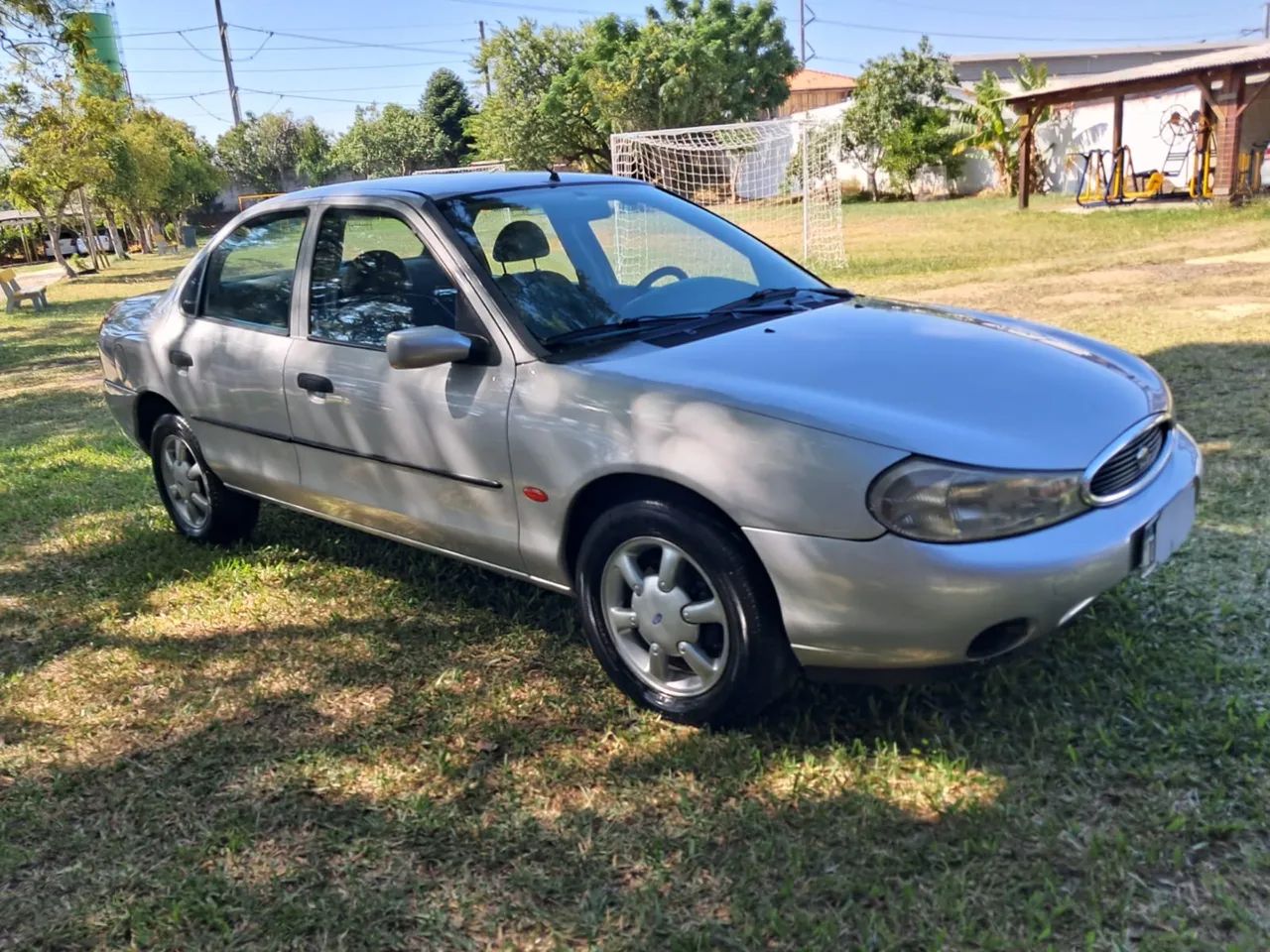 Ford Mondeo CLX 2.0i 4P AUT 1998
