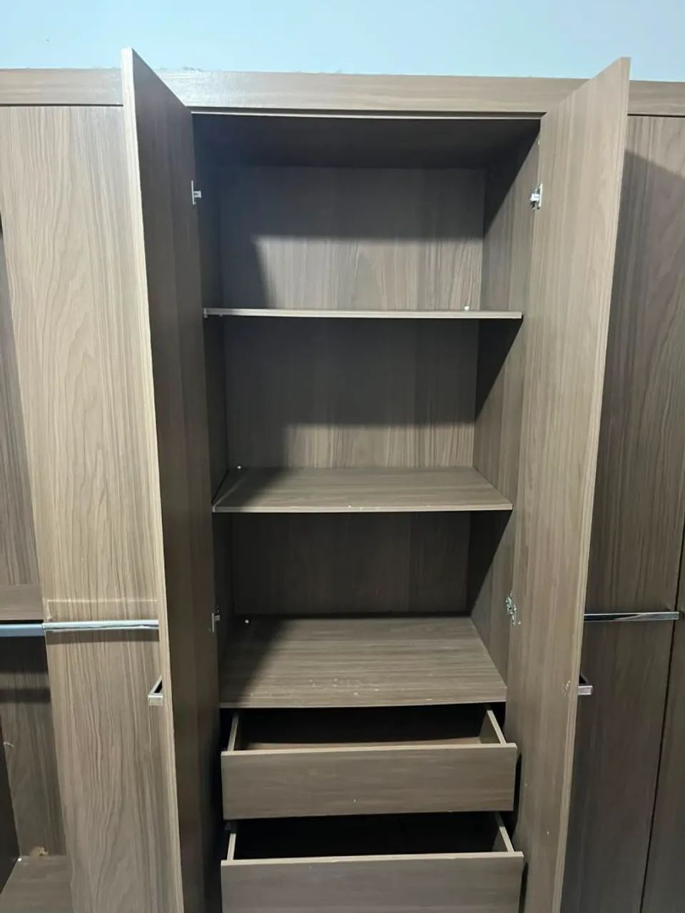 Guarda roupa 6 portas  - Foto 2