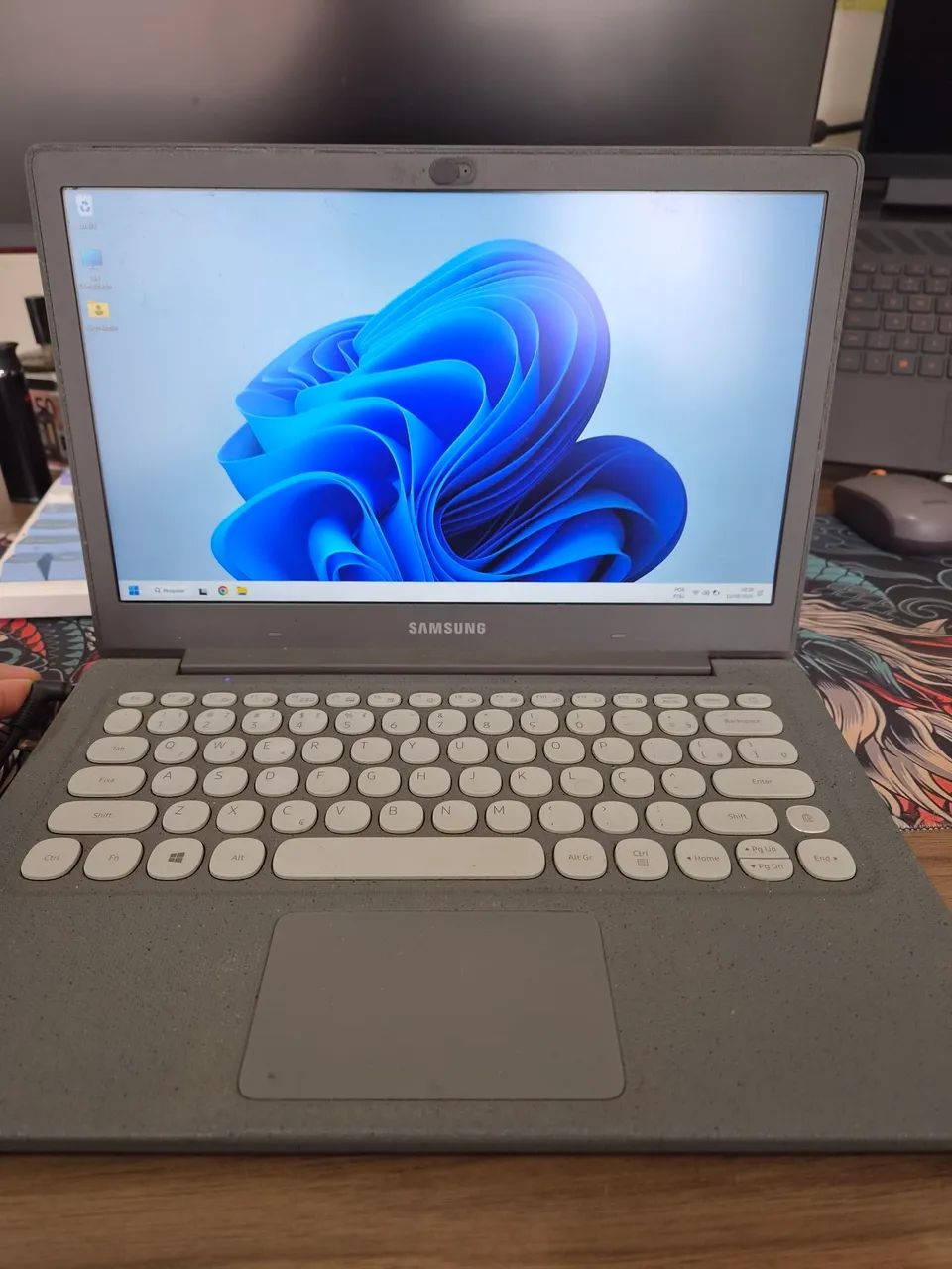 Samsung Flash F30 - Tela 13.3" Full HD - Leve, Lindo e Ótimo p/ Estudar - Foto 4