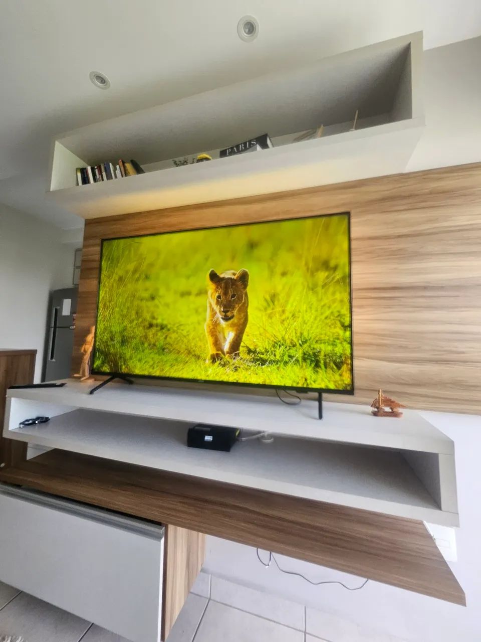 Smart TV Philips Ambilight de 55", 4K UHD, Google TV - Foto 2