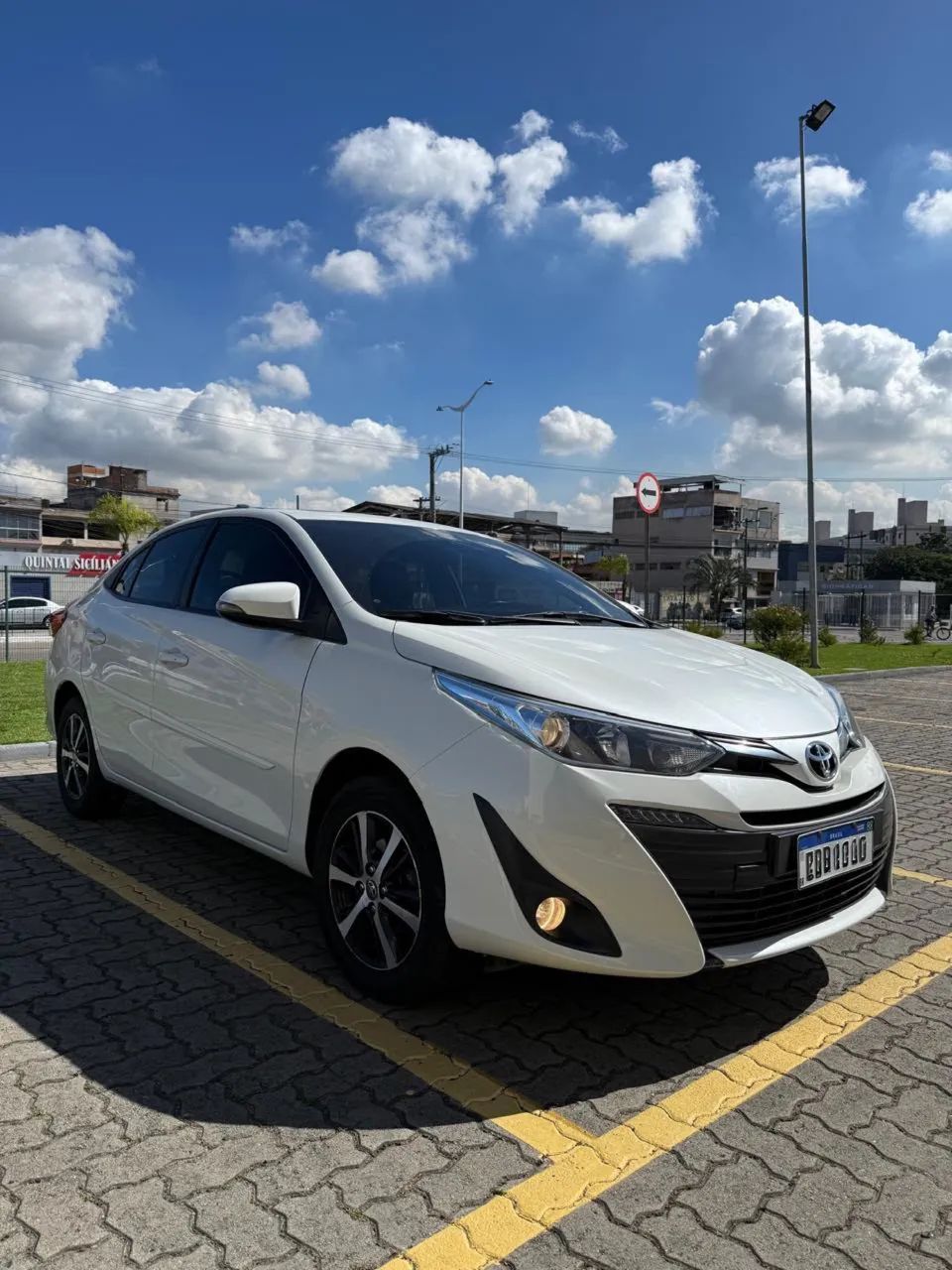 Toyota Yaris YARIS XLS Connect Sed. 1.5 Flex 16V Aut. 2020