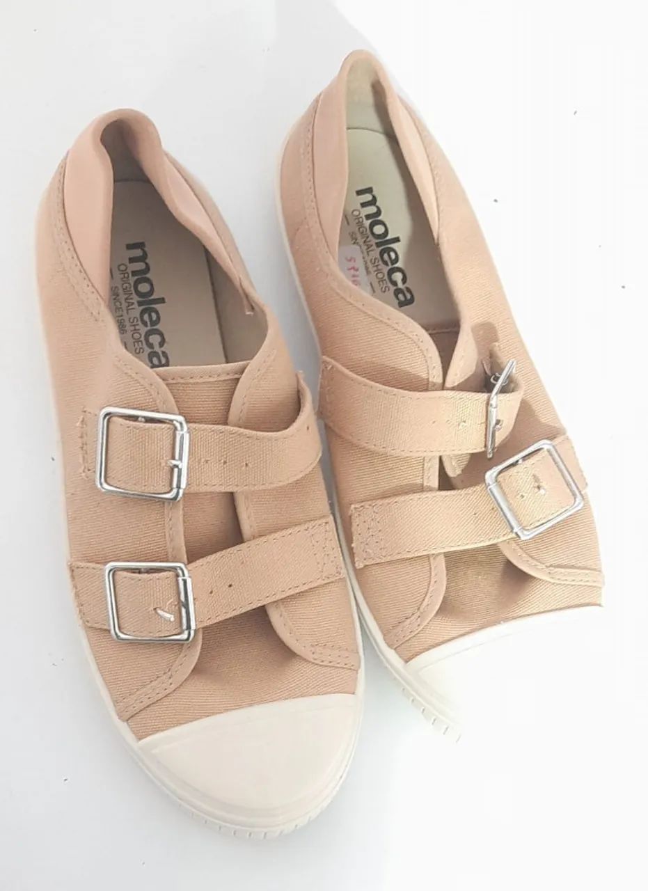 Tênis Moleca Slip-On Nude com Fivelas Tam 35