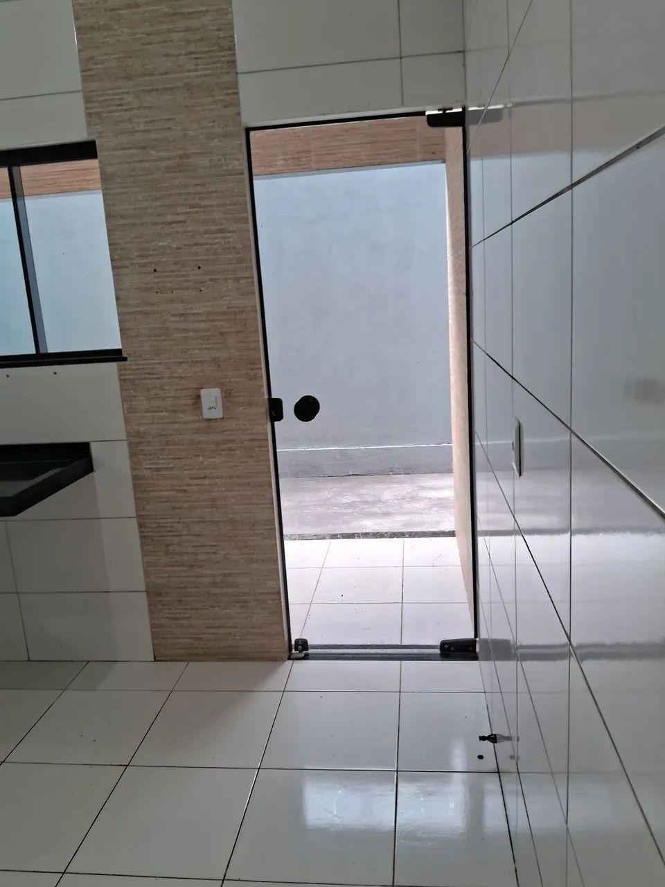Alugo casa no aureny 3, bem localizada - Foto 5