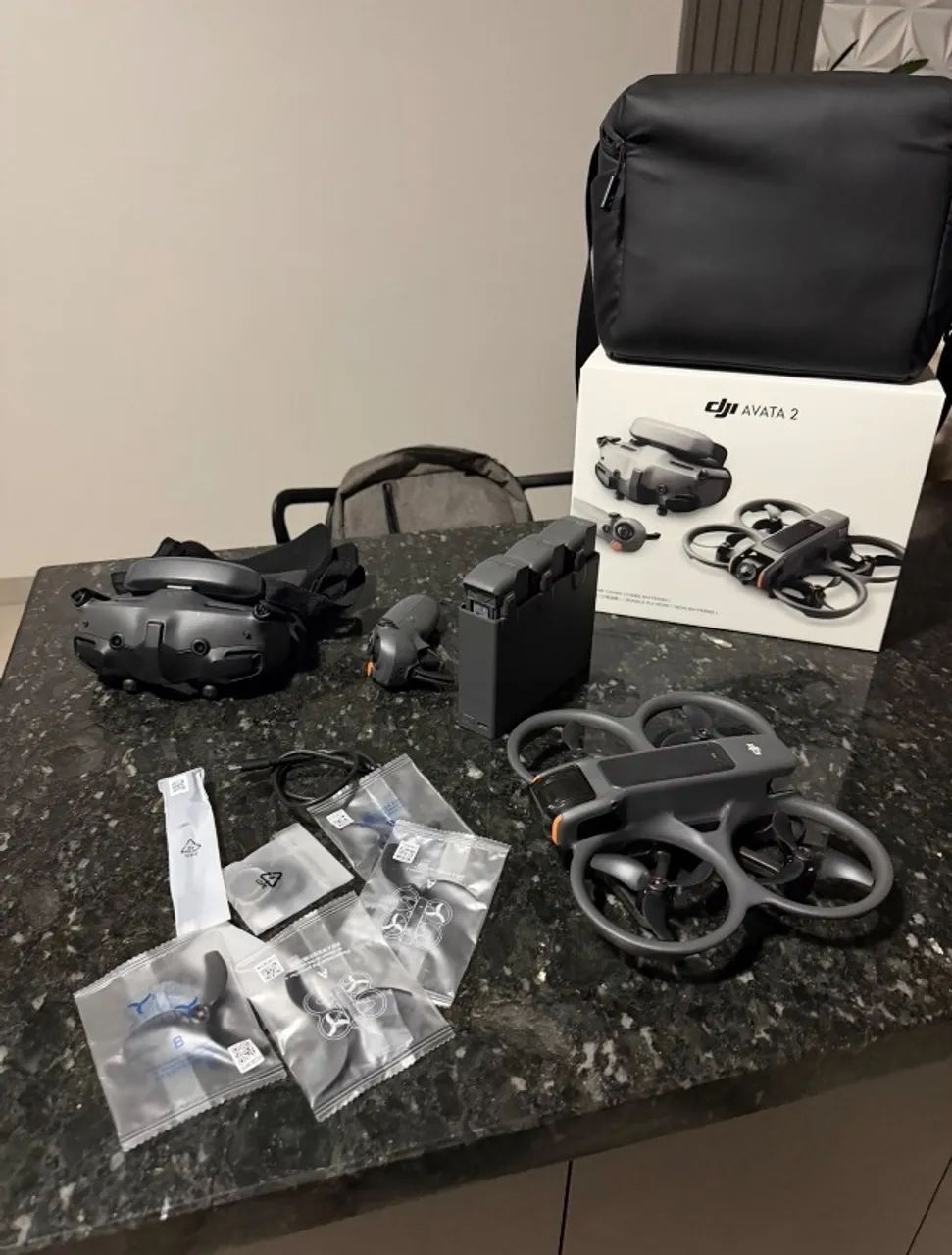 Drone DJI avata 2 combo fly more 3 baterias  - Foto 2