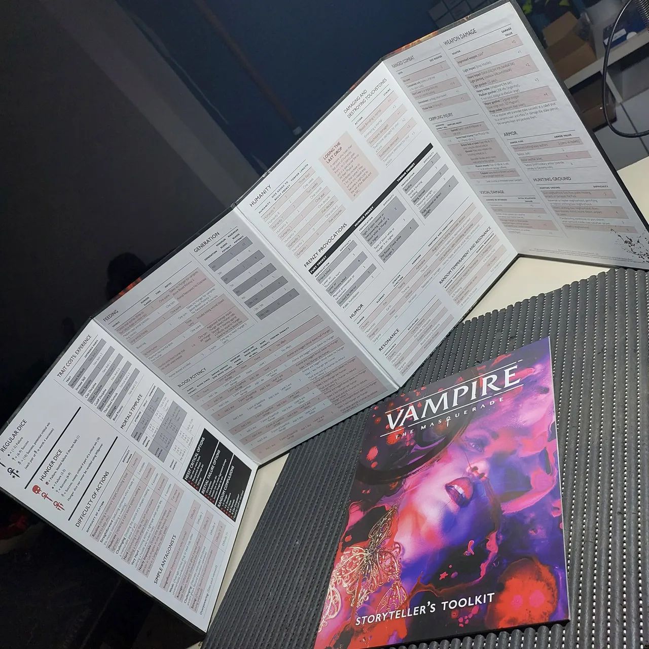 Escudo do Narrador e Toolkit Vampire: The Masquerade V5