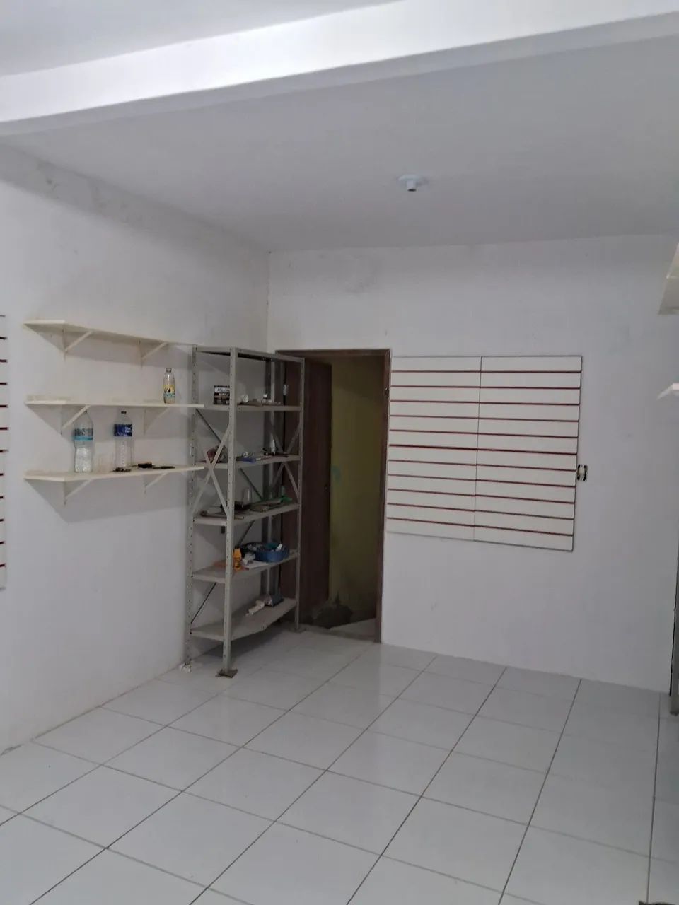 ALUGA-SE PONTO COMERCIAL EXCELENTE FRENTE DE RUA IDEAL PARA QUALQUER TIPO DE COMÉRCIO.  - Foto 3