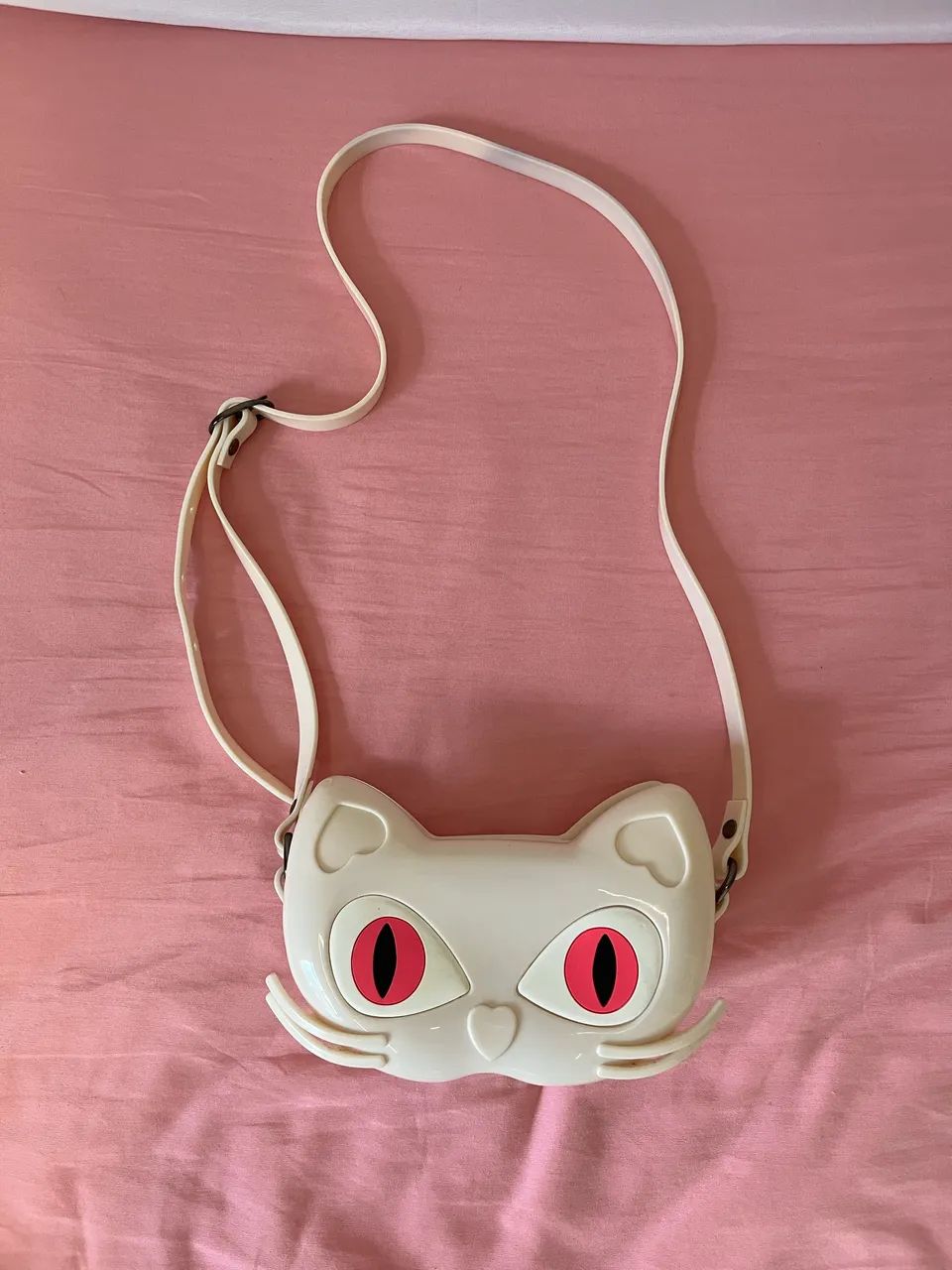 Bolsa Creme Forma de Gatinha Olhos Rosa