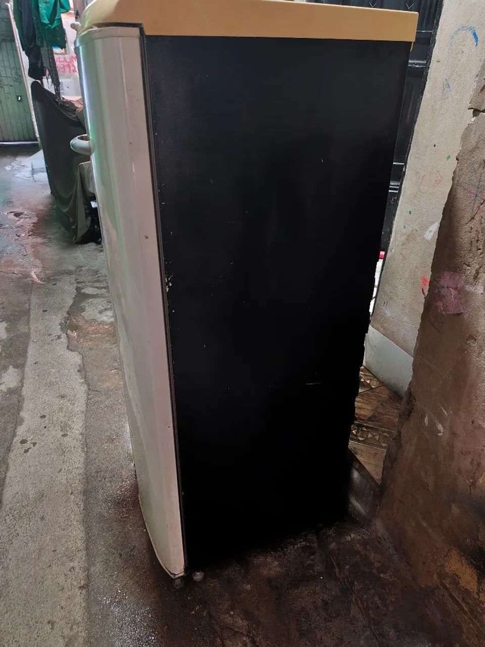 Vende se essa geladeira Eletrolux  - Foto 3