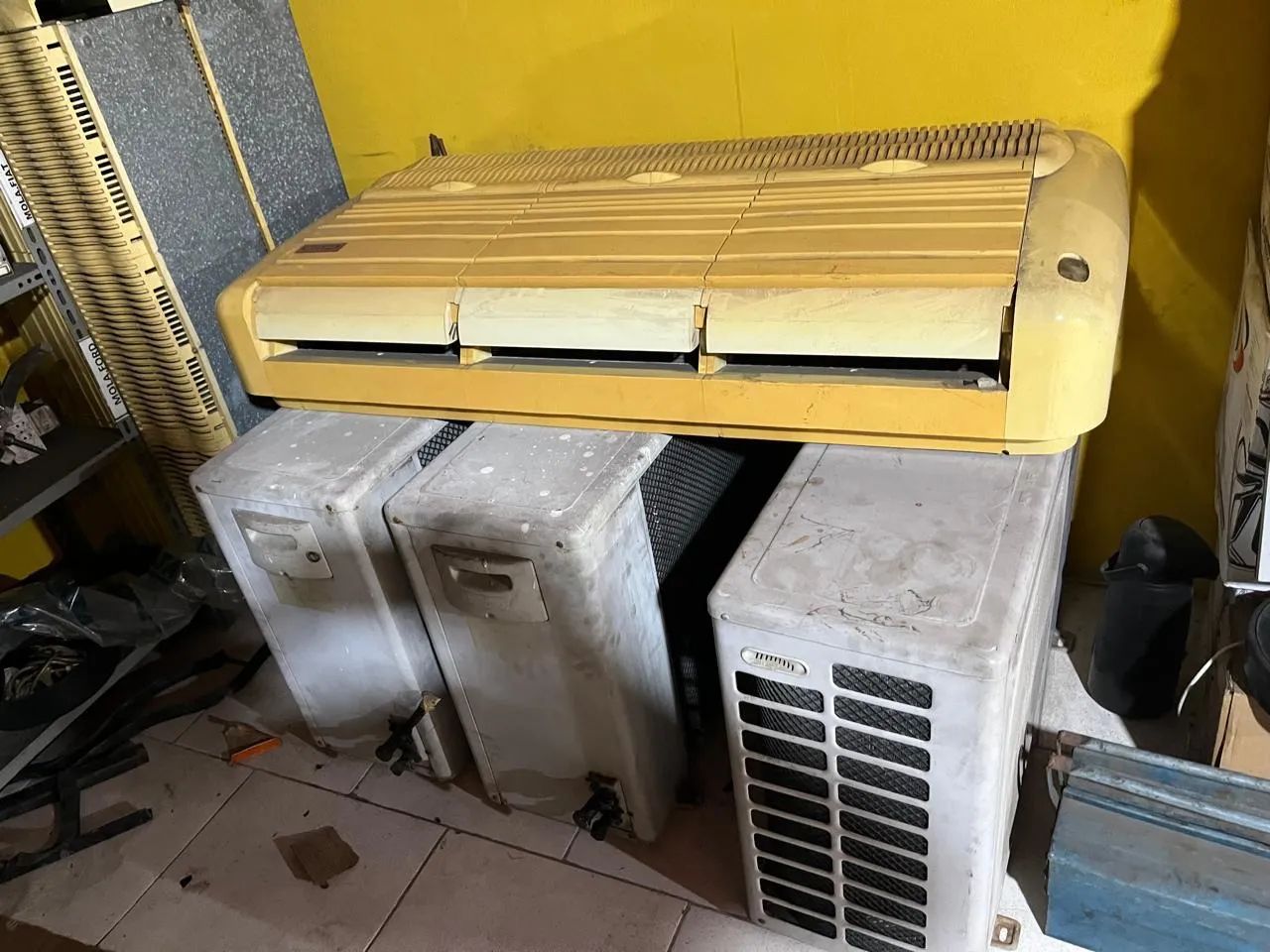 Vendo  3 ar condicionado   Por este valor 12.000,00 - Foto 3