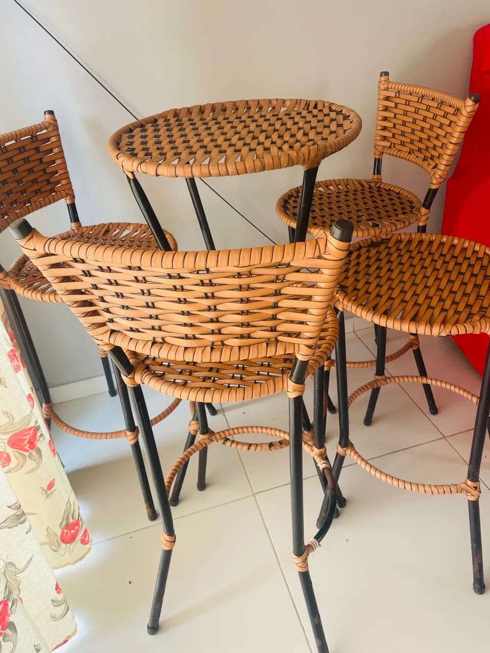 Vendo conjunto de mesa + cadeiras? - Foto 2