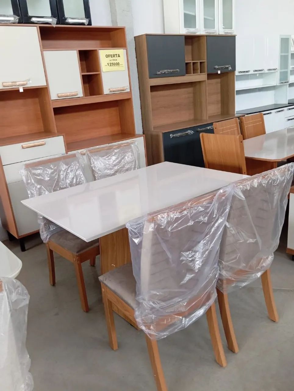 JOGO DE MESA DE JANTAR COM 4 CADEIRAS NOVA 