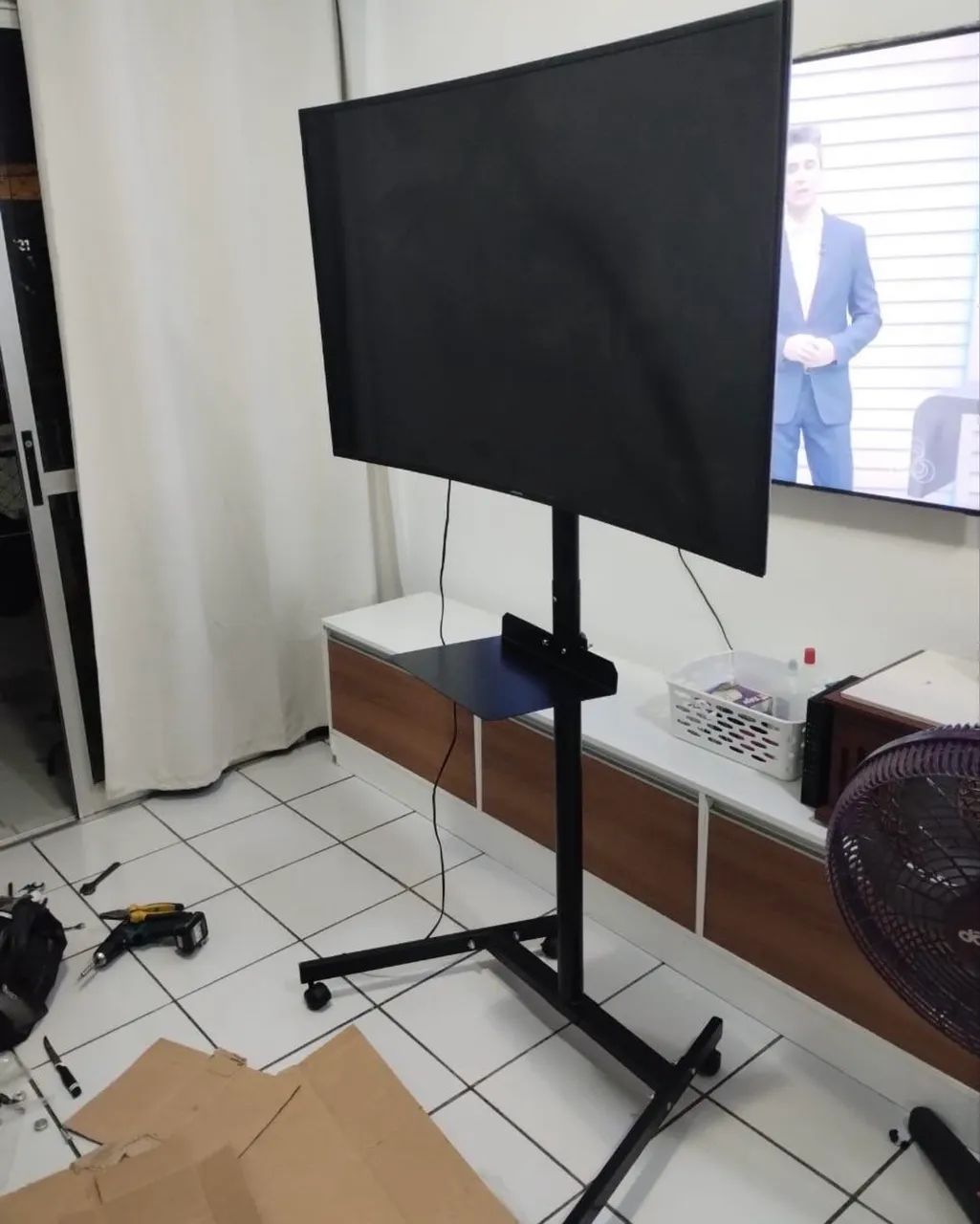 Rack Pedestal para Tv de 10 - 70 Polegadas com rodinha 
