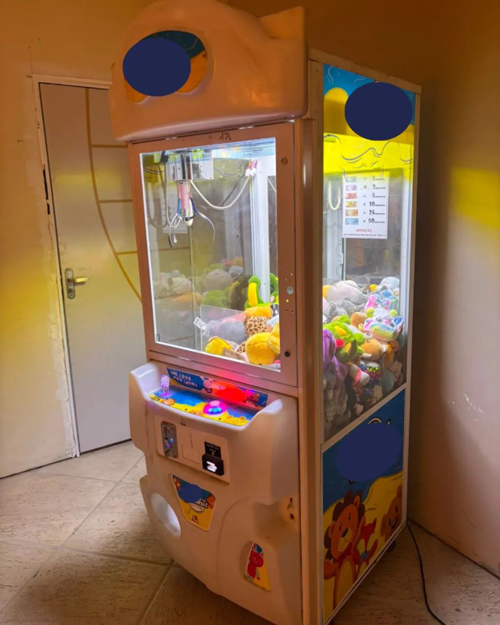 MÁQUINA DE PEGAR PELÚCIAS - GRUA / VENDING MACHINE