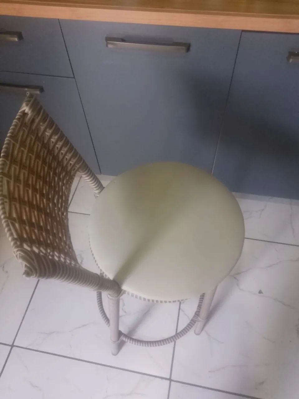 Vendo 5 banquetas novas  - Foto 2