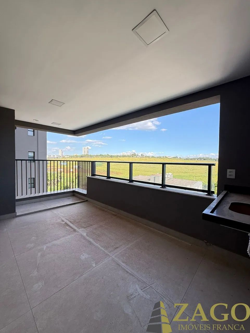 Apartamento Edificio Ubaya por R$ 1 milhão