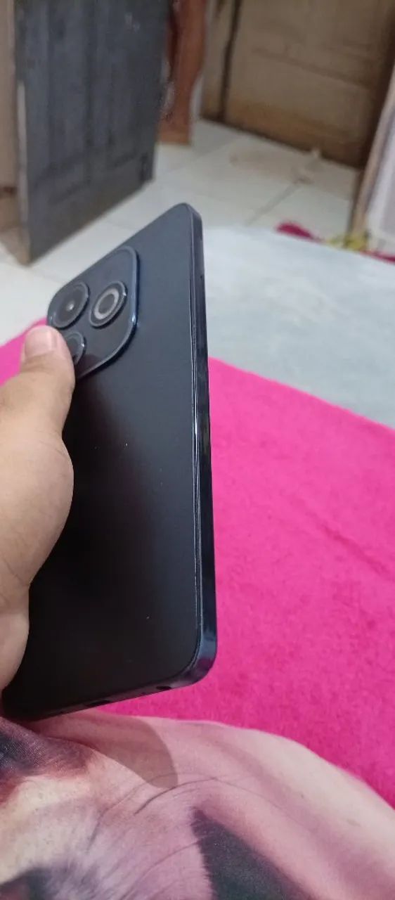 Vendo um celular infinity hot 40 i novinho