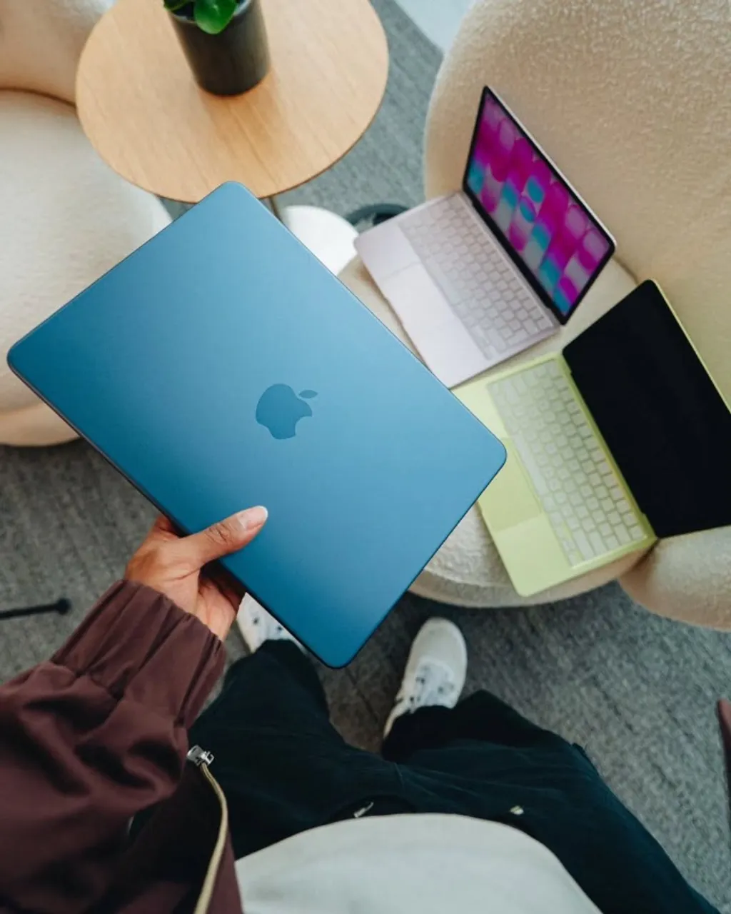 MacBook Air M4 256GB | 16GB RAM 13.6 Polegadas Azul-Céu - Seminovo