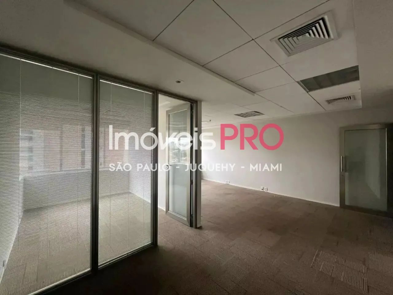 Conjunto na região da Berrini com 66m² e 2 vagas em condomínio com boa apresentação corpor