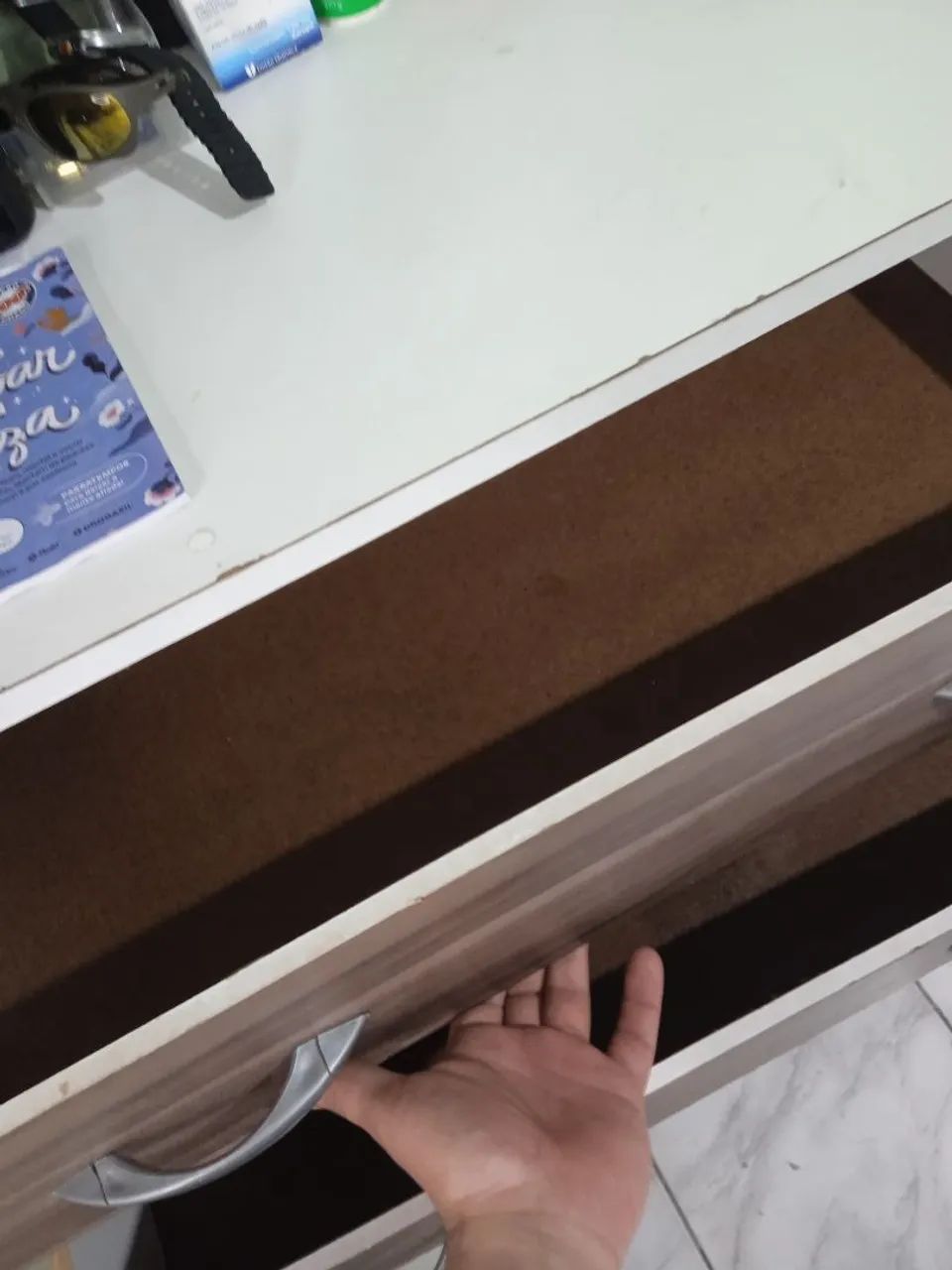 Vendo uma cômoda de madeira top - Foto 2