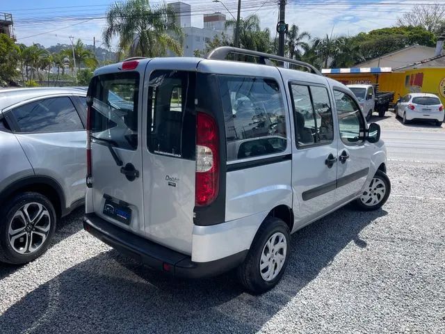 Fiat Doblo Essence 1.8 Flex 16V 5P 2012 - Foto 3
