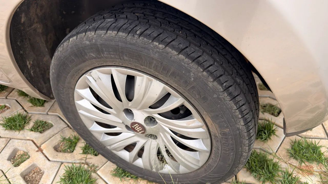 Fiat Idea Attractive 1.4 Fire Flex 8V 5P 2013 - Foto 5