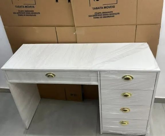 Mesa de manicure espaçosa com gavetas  - Foto 2