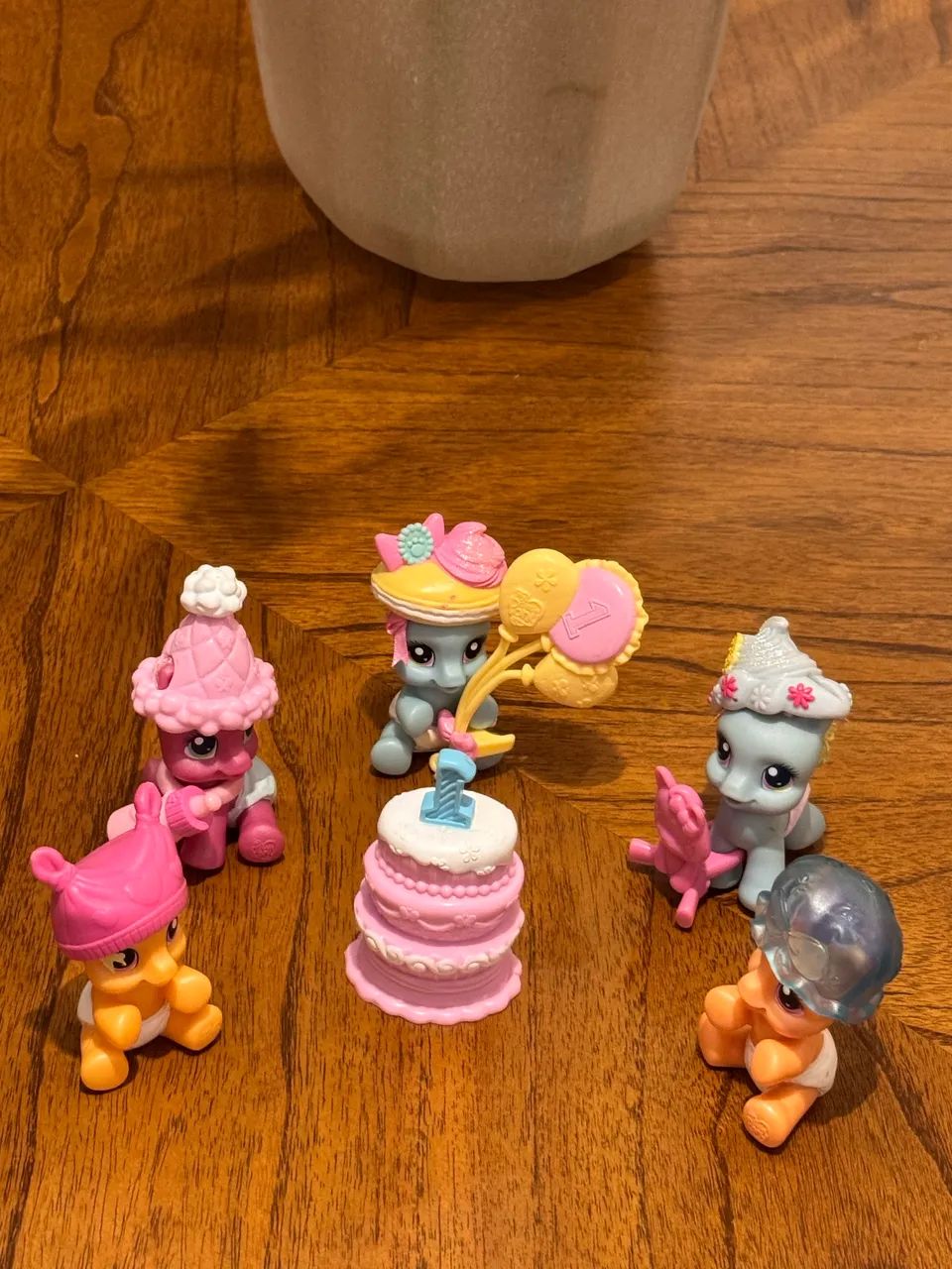 Lote de My little  pony bebê com acessórios. 
