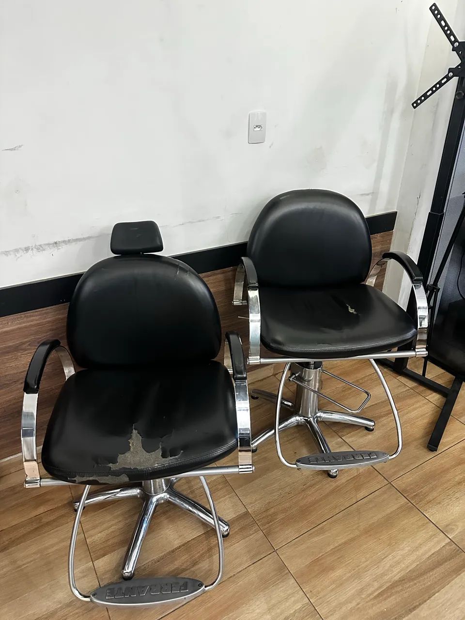 Cadeiras Ferrante com encosto Salão de beleza