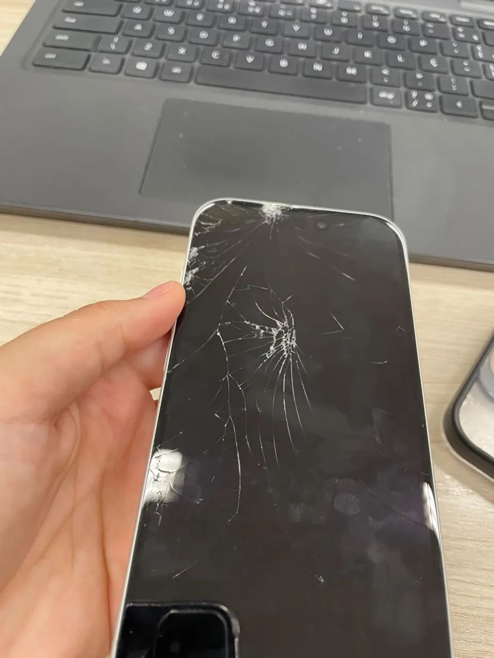 IPHONE 16 NORMAL