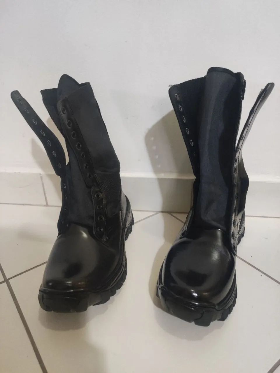 Bota coturno couro legítimo tamanho 41