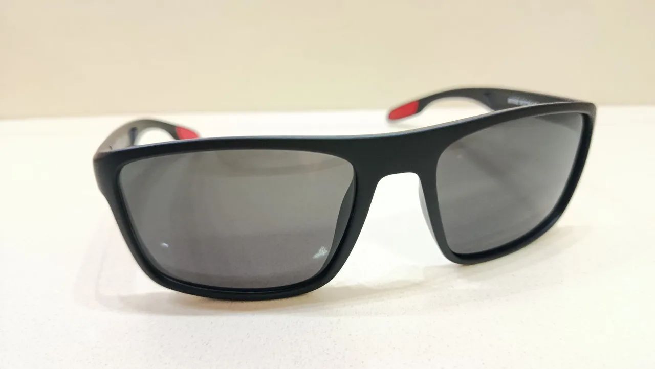 Oculos de Sol BARCUR Armação TR90 RedGray Cinza Ciclismo Com Detalhes Lentes Polarizadas 