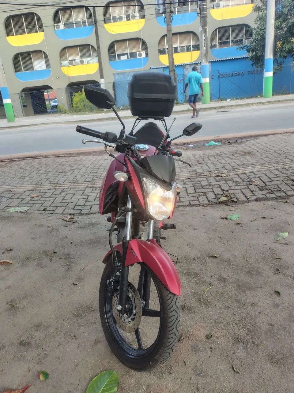 Fazer 150 flex com baú 