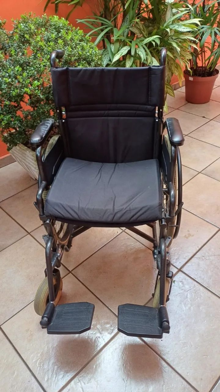 Cadeira de rodas - Foto 4