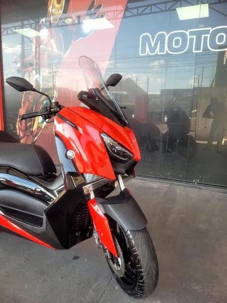 YAMAHA XMAX 2024 - Foto 3