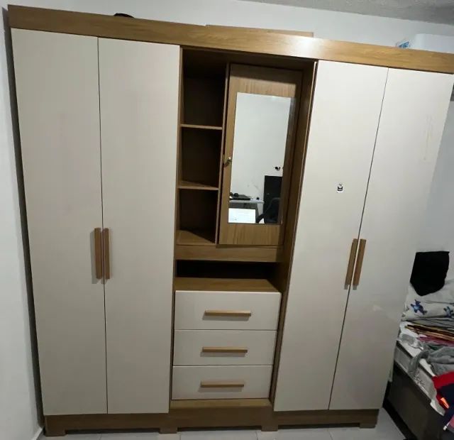 Guarda-roupa  4 portas e  3 gavetas - Foto 4