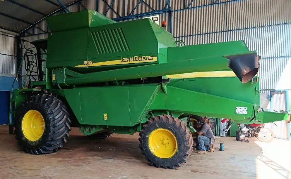 Colheitadeira 1550  - Foto 4